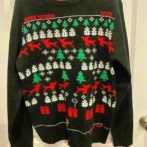 Men's Jem Video Game Holiday Ugly Christmas Sweater SZ L Red and Green - Picture 1 of 3
